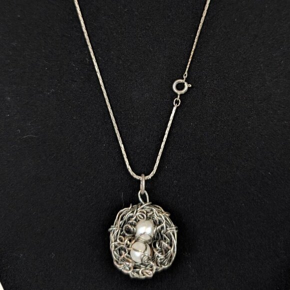 V. Bird's Nest Pearl Egg Necklace - Picture 5 of 6